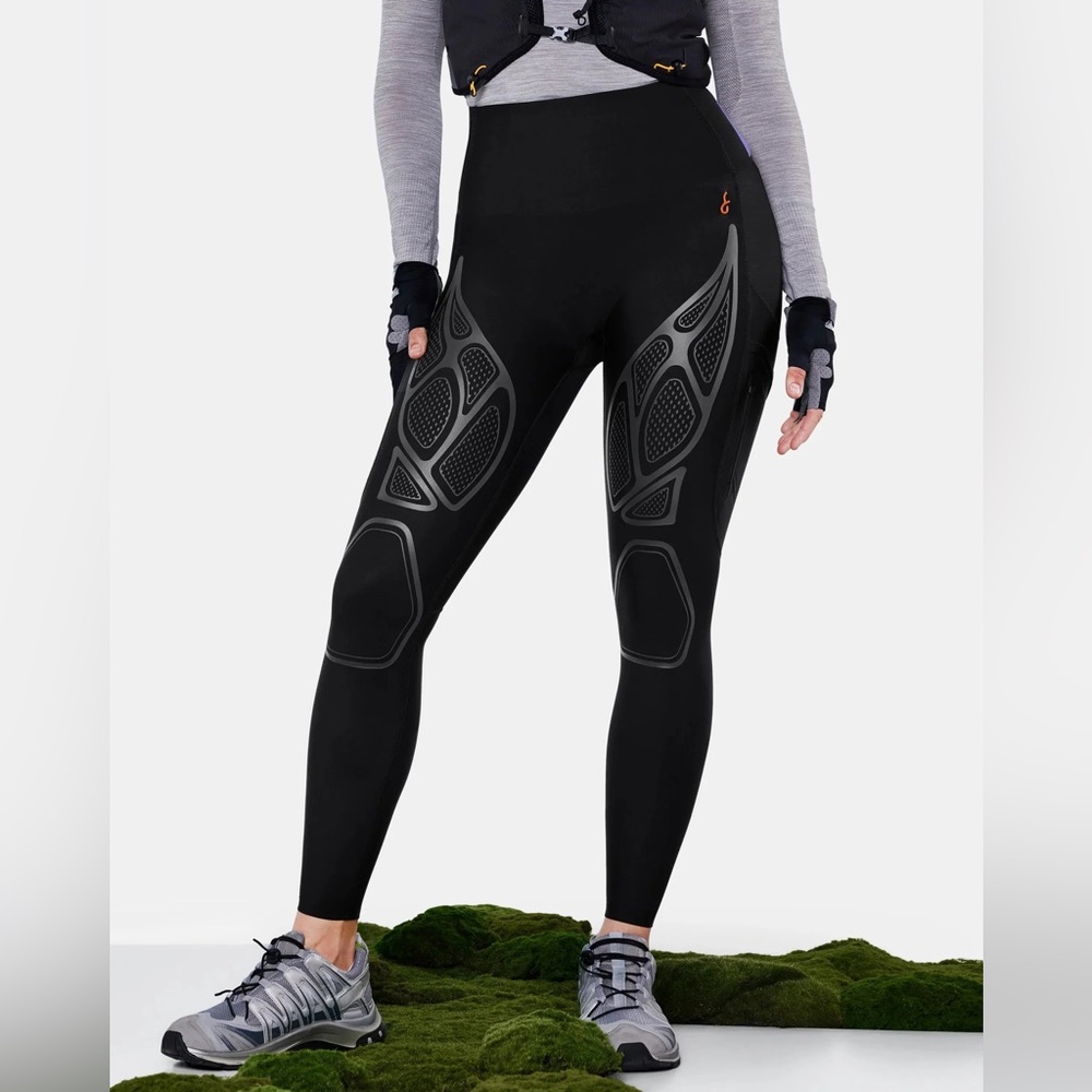 Tech-Compression Black Women's Performance Leggings